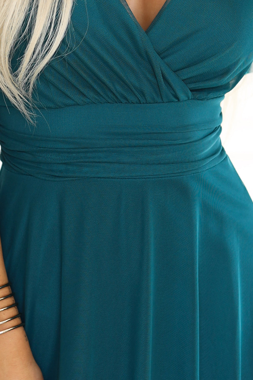 Numoco Basic 562-4 NASTIA Long dress with a neckline and short sleeves - green